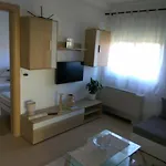 New Modern Nada With Pool *