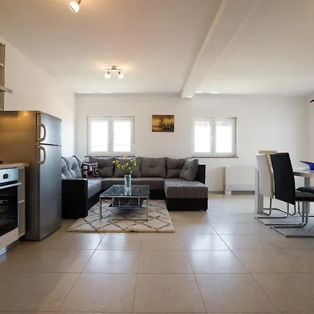 דירה New Modern Nada With Pool Valbandon