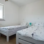 New Modern Nada With Pool Apartman