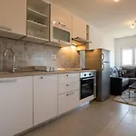 New Modern Nada With Pool *