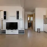 New Modern Nada With Pool Apartman Valbandon
