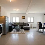 Apartman New Modern Nada With Pool Valbandon