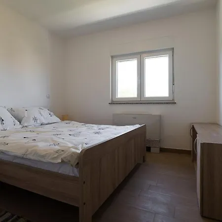 New Modern Nada With Pool Valbandon