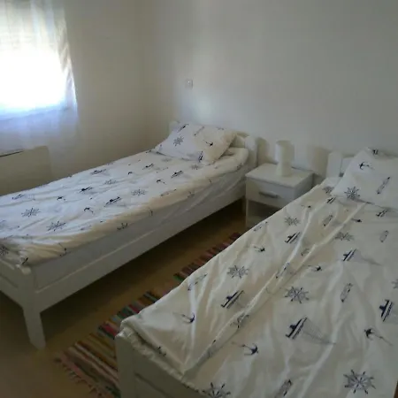 New Modern Nada With Pool *