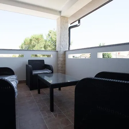 شقة New Modern Nada With Pool Valbandon