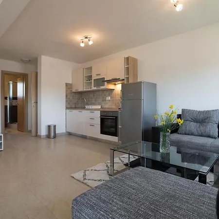New Modern Nada With Pool Apartment