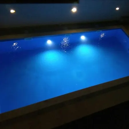 New Modern Nada With Pool شقة *