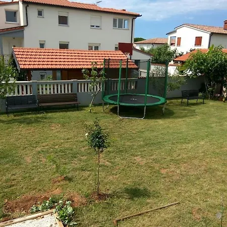 New Modern Nada With Pool Valbandon