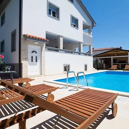 Apartment New Modern Nada With Pool Valbandon
