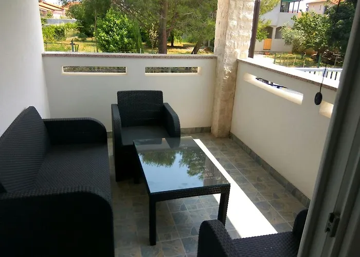 Διαμέρισμα New Modern Nada With Pool *