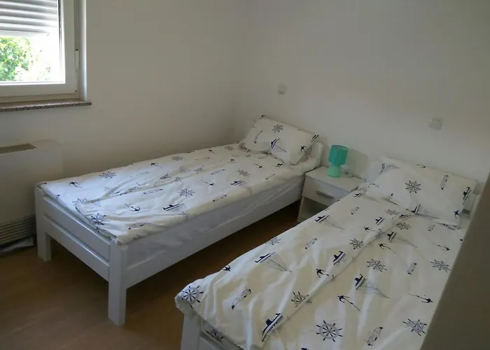 New Modern Nada With Pool * Valbandon