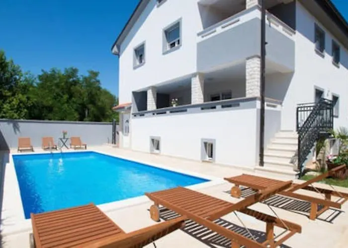 Διαμέρισμα New Modern Nada With Pool